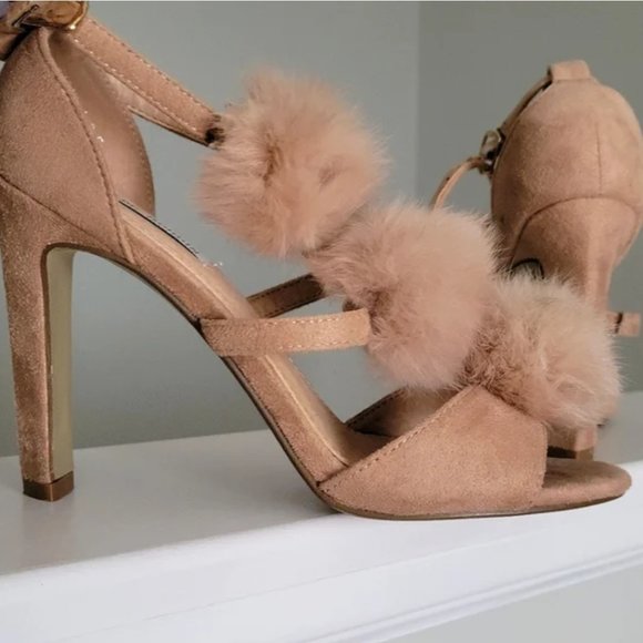 Pale Pink Suede and Fur Pom Pom Strappy High Heel Sandles 🌸 - Picture 5 of 6